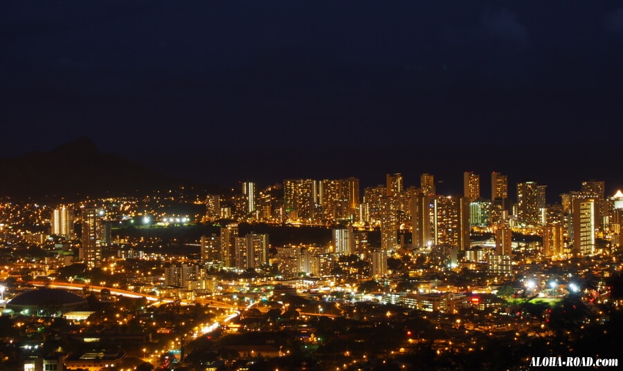 ワイキキの夜景 ハワイの写真 画像