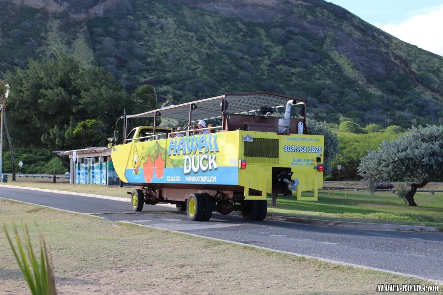 水陸両用車でダックツアー